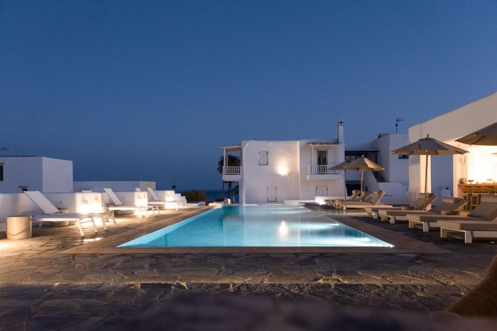 Kameo, Hotel *