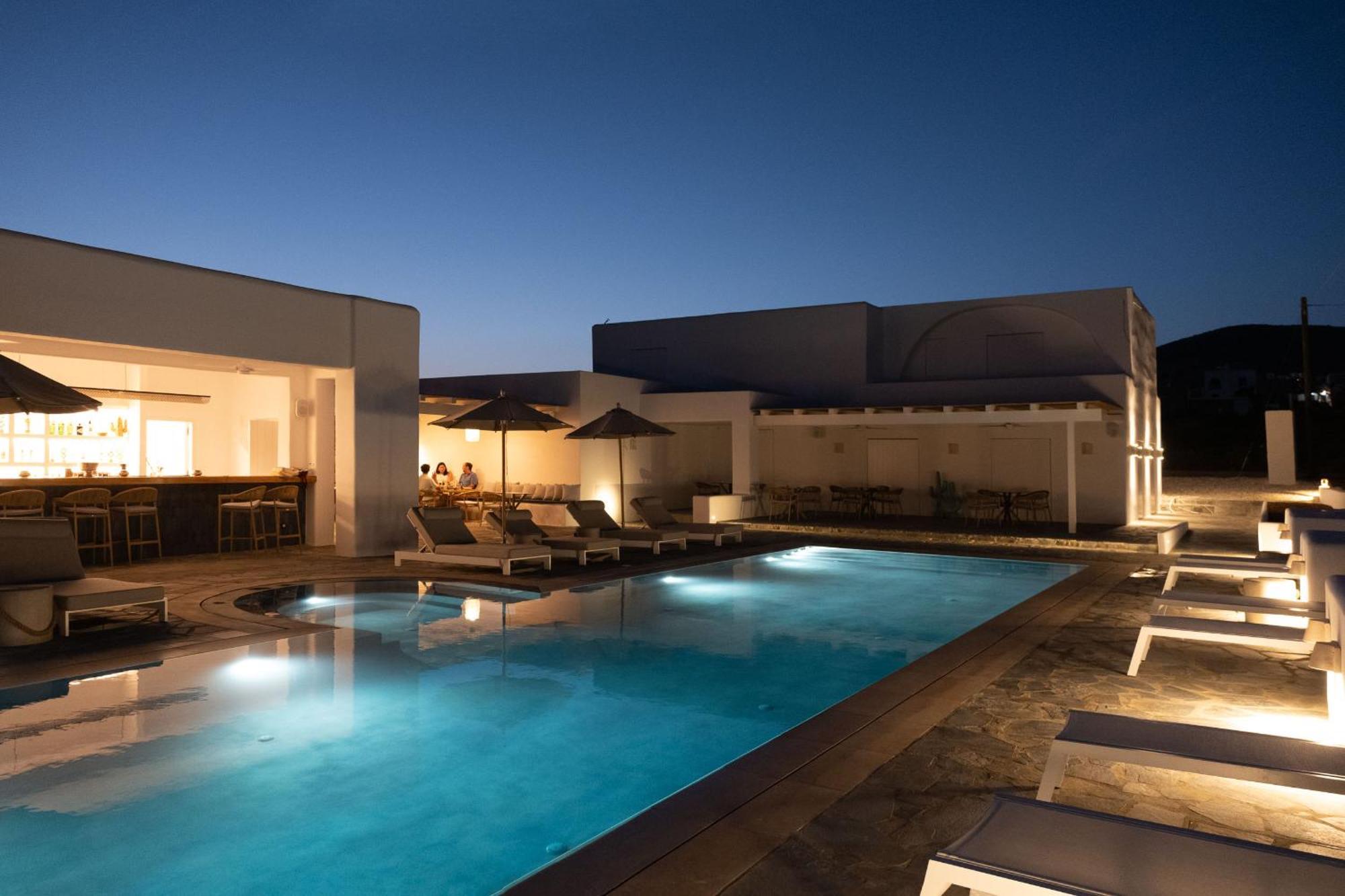 Kameo, Hotel